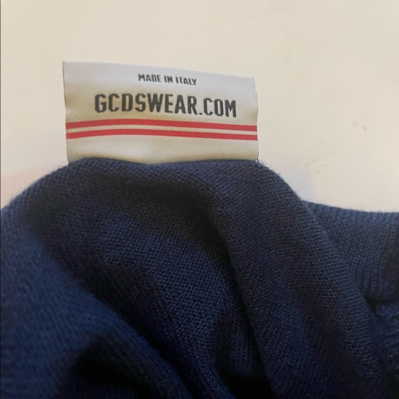 Famed Italian Designer Label GCDS Wool Sweater in Excellent Condition. - Picture 4 of 5